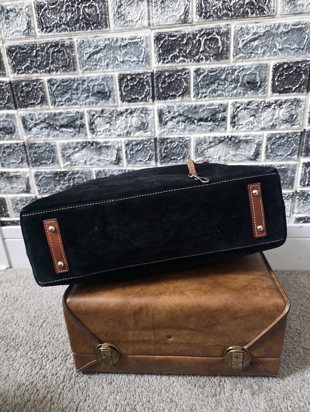 Vintage Rare Dooney & Bourke Black /Brown Suede Shoulder Bag - Picture 3 of 9